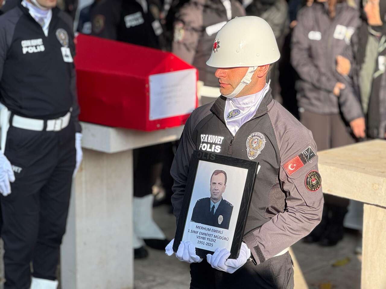 Emniyet Müdürü Vehbi Yıldız, Muğla’da Gözyaşlarıyla Uğurlandı 6